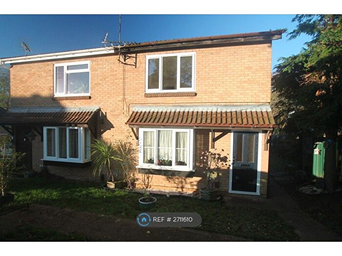 2 Bedroom Maisonette To Rent In Probyn Close, Northampton, NN3