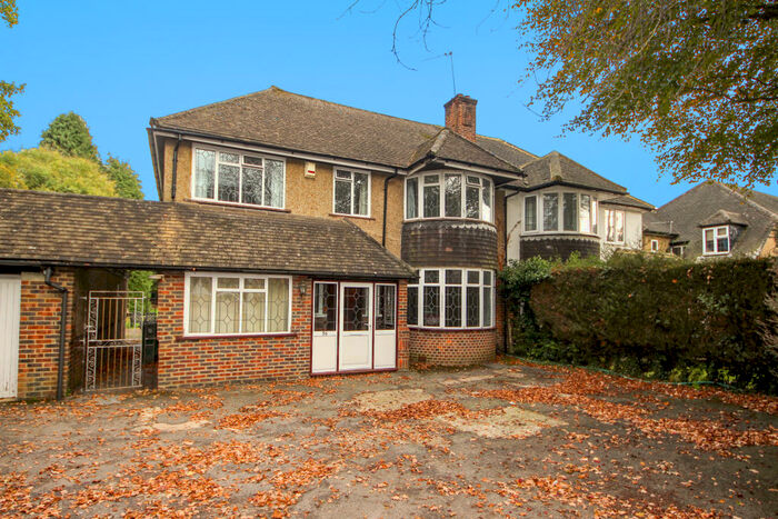 5 Bedroom House To Rent In Vernon Walk, Tadworth, KT20