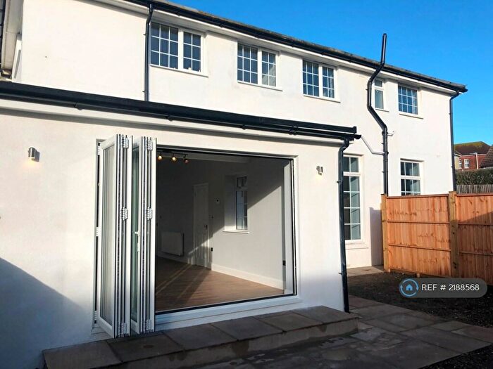 2 Bedroom Maisonette To Rent In Hurst Lane, Eastbourne, BN21