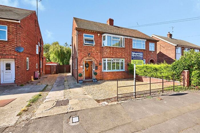 3 Bedroom Semi-Detached House For Sale In Mead Close, Peterborough, PE4