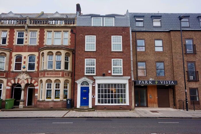 1 Bedroom Flat To Rent In Brunswick Place, SO15