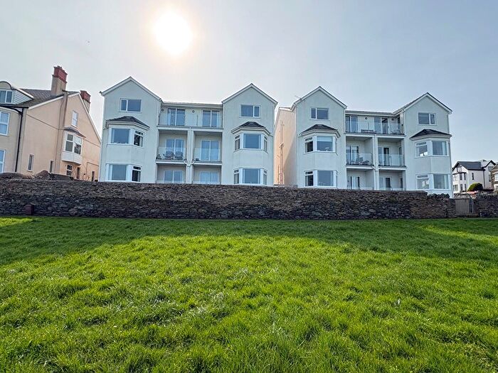 3 Bedroom Flat To Rent In St. Davids Road, Holyhead, LL65