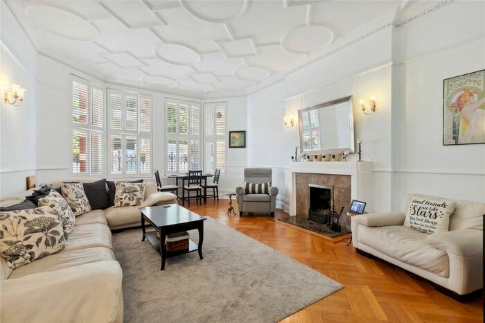 2 Bedroom Flat To Rent In Evelyn Mansions, Carlisle Place, London, SW1P