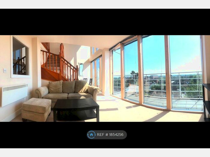 2 Bedroom Flat To Rent In Thomas More Building, Ruislip, HA4