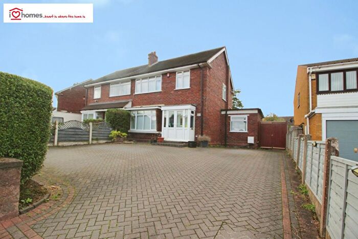 3 Bedroom Semi-Detached House For Sale In Barns Lane, Rushall, Walsall, WS4