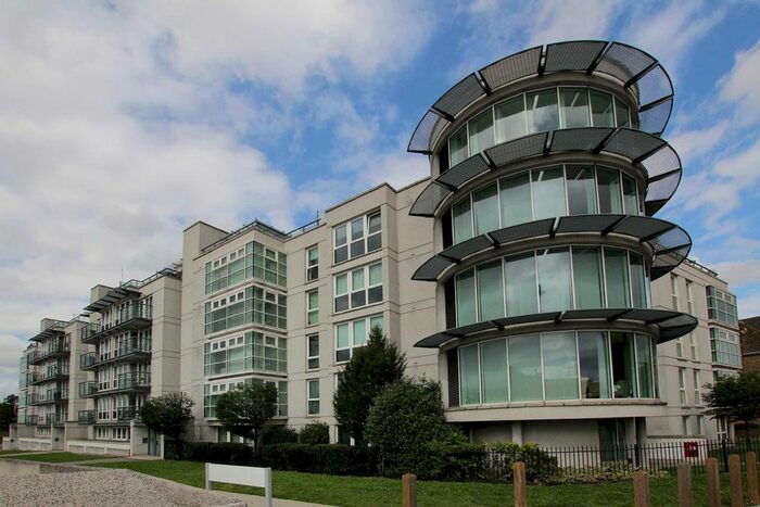 1 Bedroom Flat To Rent In Phoenix Way, London, SW18