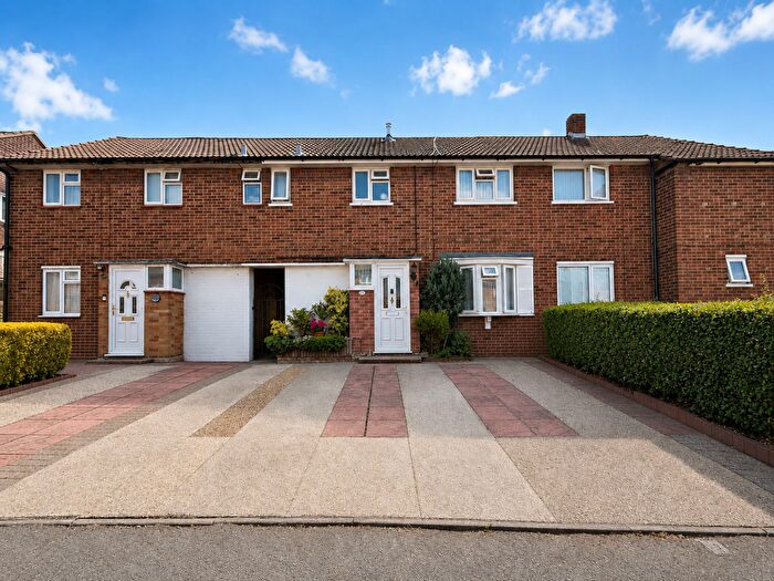 3 Bedroom Terraced House For Sale In Wodecroft Road, Luton, LU3