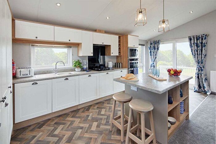 3 Bedroom Lodge For Sale In Flamborough Road, Sewerby, Bridlington, YO15