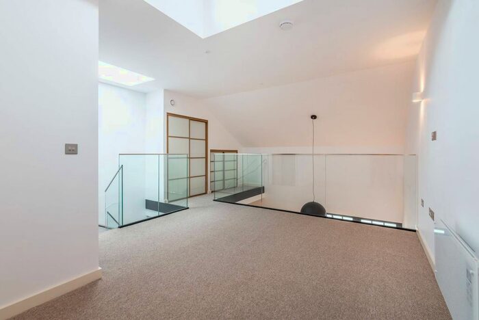 1 Bedroom Flat To Rent In Highgate Road, Kentish Town, London, NW5