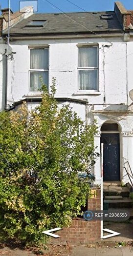 3 Bedroom Flat To Rent In Tubbs Road, London, NW10