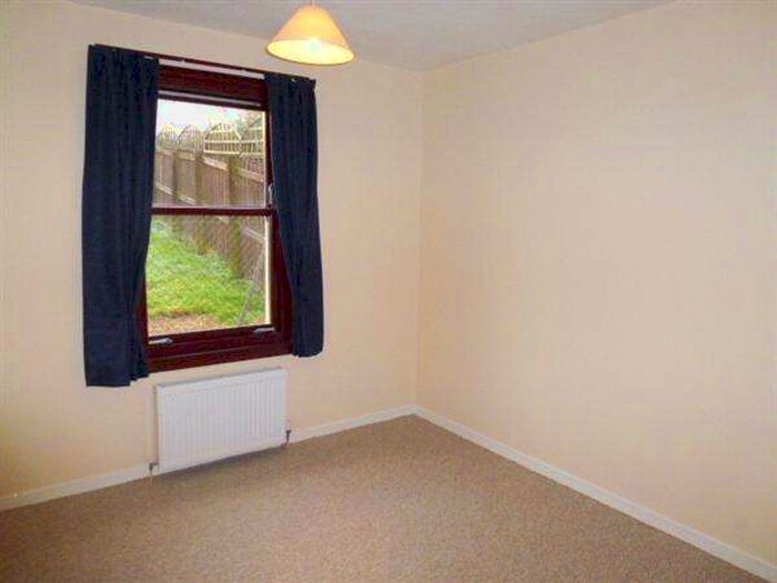 2 Bedroom Flat To Rent In Alloa Road, Stenhousemuir, FK5