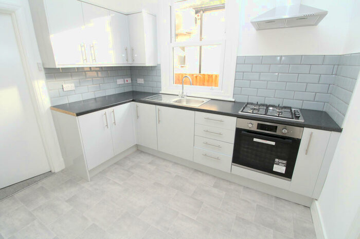 3 Bedroom Maisonette To Rent In Elmers End Road, Beckenham, BR3