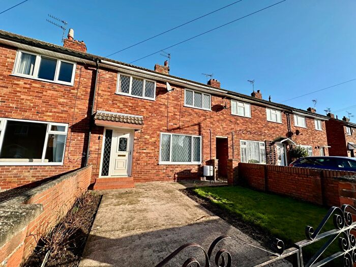 3 Bedroom Terraced House For Sale In Springfield Avenue, Hatfield, Doncaster, DN7