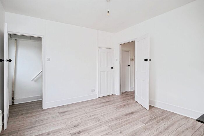 2 Bedroom End Terrace House For Sale In Albion Road, Tunbridge Wells, TN1