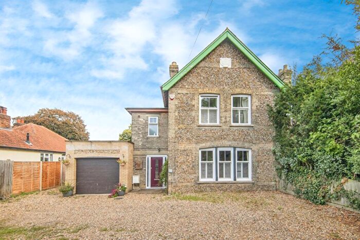 4 Bedroom Semi-Detached House For Sale In Crabbe Street, Ipswich, IP4