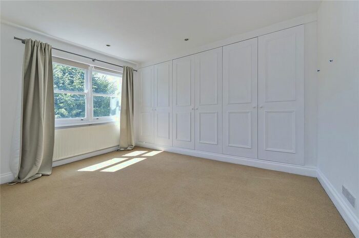 1 Bedroom Flat To Rent In Elgin Crescent, London, W11