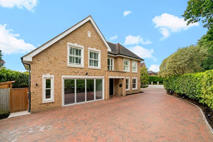 5 Bedroom Detached House To Rent In Gainsborough Place, Cobham, Surrey, KT11