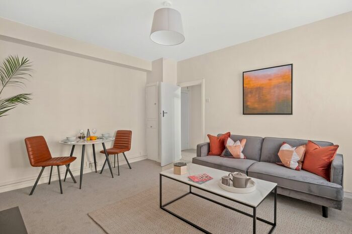 1 Bedroom Flat To Rent In Dolphin Square, London, SW1V