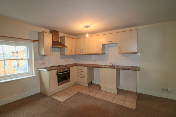 1 Bedroom Flat To Rent In Flat Milton House High Street, Newmarket, CB8