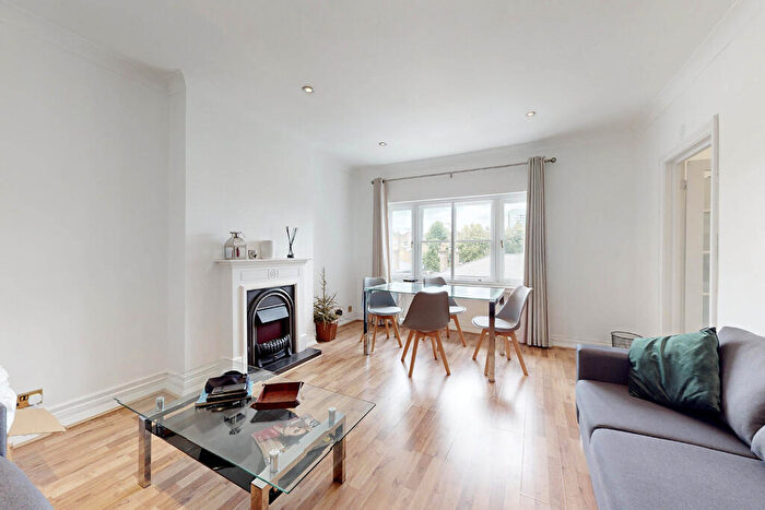 2 Bedroom Apartment To Rent In Clifton Hill, St Johns Wood, London, NW8