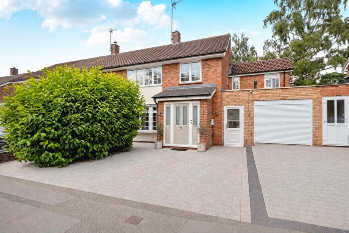 4 Bedroom Semi Detached House For Sale In Timline Green, Bracknell, Berkshire, RG12