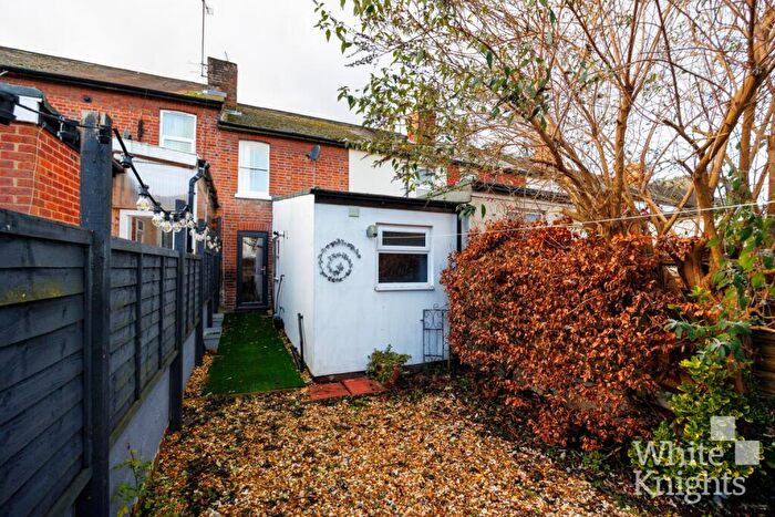 2 Bedroom Terraced House For Sale In Foxhill Road, Reading, Berkshire, RG1