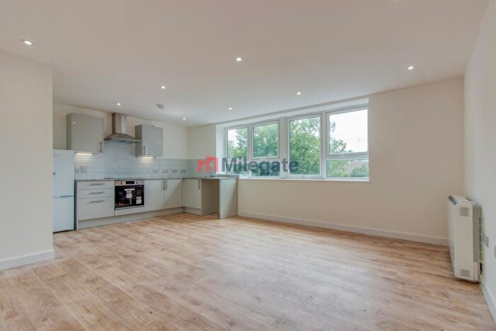 1 Bedroom Flat To Rent In Broadway North, Pitsea, SS13