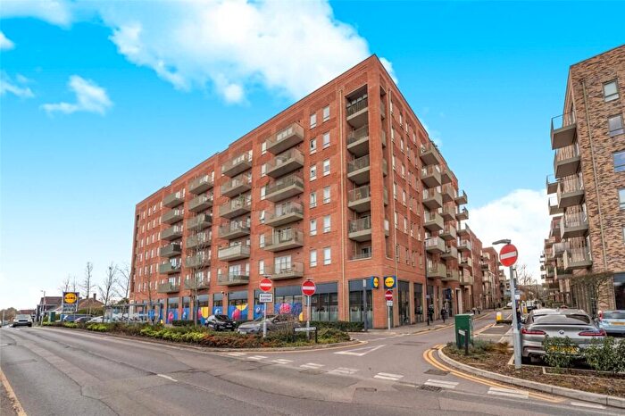 2 Bedroom Flat For Sale In Waddington House, Watford, WD19