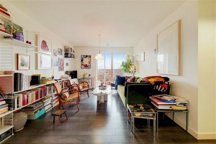 3 Bedroom Flat To Rent In New Clocktower Place, N7