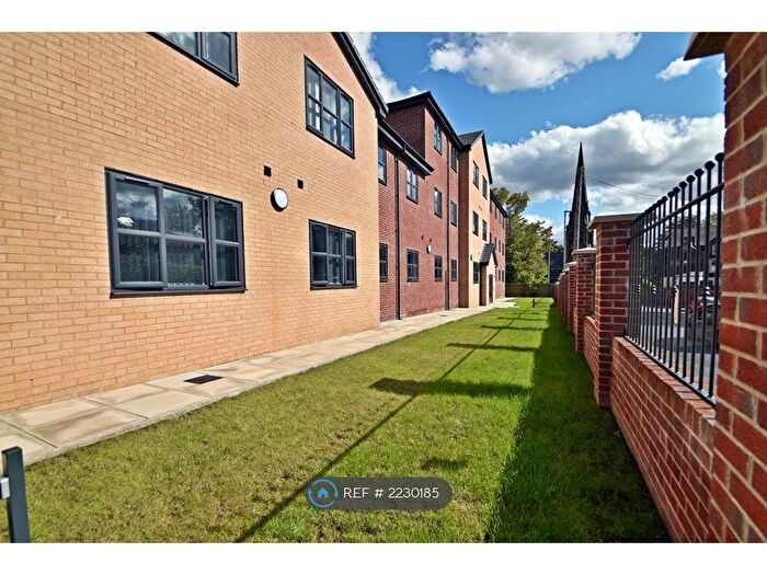 3 Bedroom Flat To Rent In Chapman House, Manchester, M18
