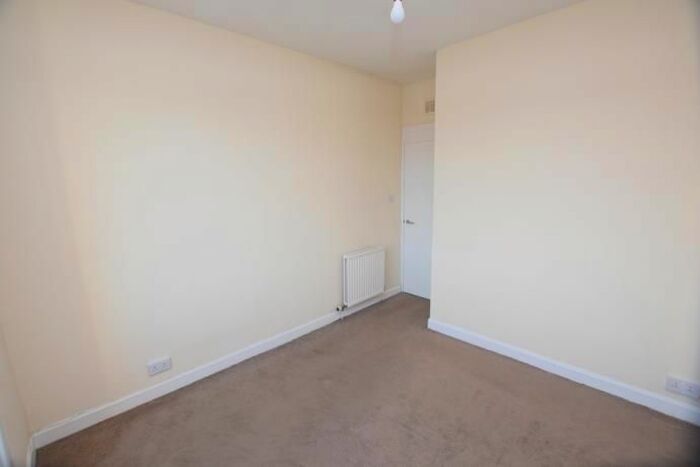 2 Bedroom Flat To Rent In E Ballantine Place, Perth, PH1