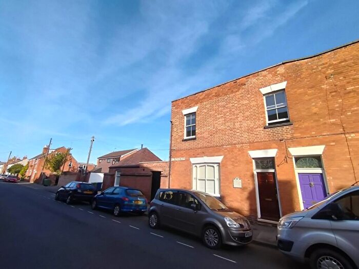 2 Bedroom Duplex To Rent In East Street, Tewkesbury, GL20