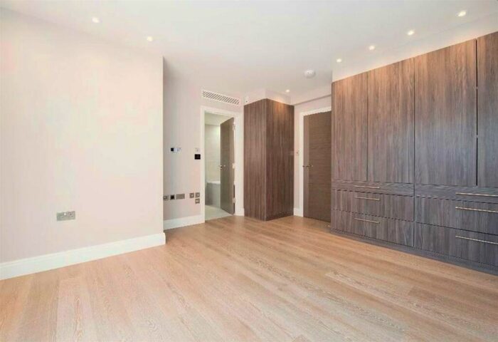 2 Bedroom Flat To Rent In Lyndhurst Road, Hampstead, NW3