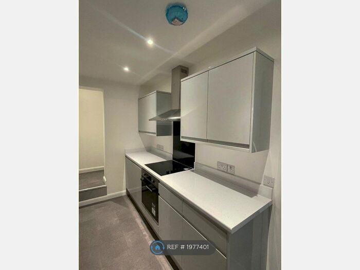 1 Bedroom Flat To Rent In Morley Street, Swindon, SN1