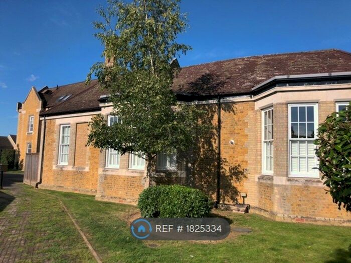 3 Bedroom Bungalow To Rent In Jepson Drive, Stone, Dartford, DA2