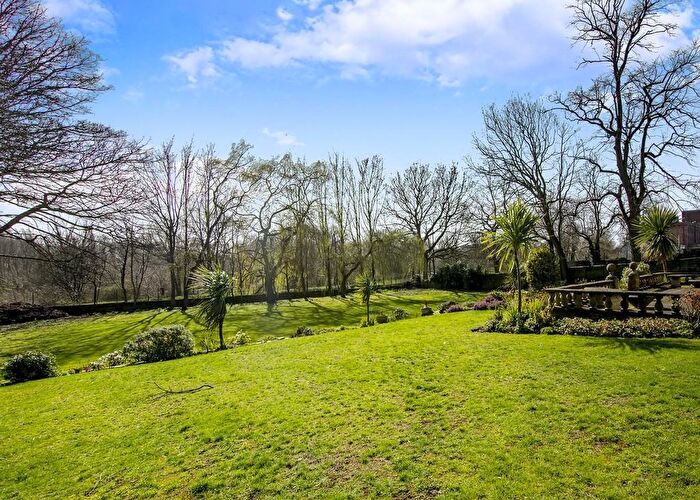 5 Bedroom Detached House For Sale In The Old Rectory, Church Street, S64