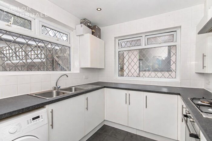 6 Bedroom House To Rent In Bevendean Crescent, Brighton, BN2