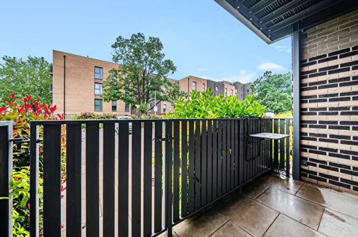 1 Bedroom Flat For Sale In Merriam Close, Highams Park, London, E4