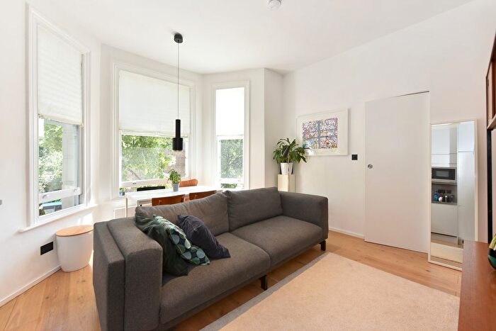 2 Bedroom Flat To Rent In Holland Road, Holland Park, London, W14