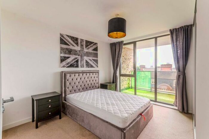 2 Bedroom Flat To Rent In The Highway, Tower Hamlets, London, E1W