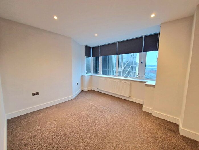 1 Bedroom Flat To Rent In Eastern Road, Bracknell, Berkshire, RG12