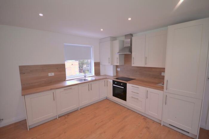 3 Bedroom Apartment To Rent In Balaam Street, Plaistow, London, E13