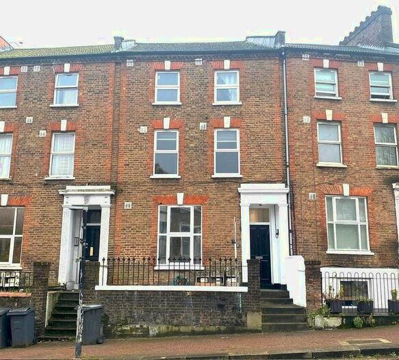 2 Bedroom Flat To Rent In Waldram Crescent, Forest Hill, London, SE23