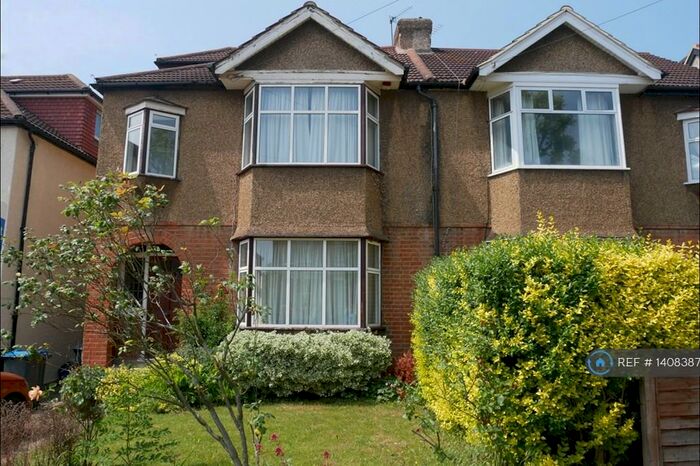 4 Bedroom Semi-Detached House To Rent In Malden Hill Gardens, New Malden, KT3