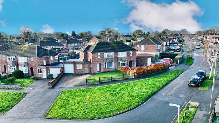 3 Bedroom Semi-Detached House For Sale In Compton Avenue, Tilehurst, Reading, RG31