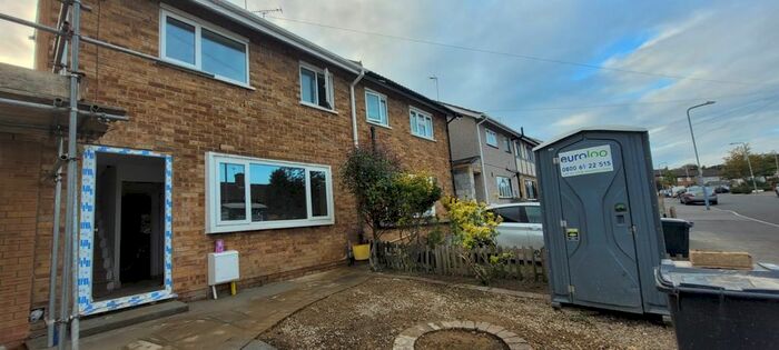 7 Bedroom End Of Terrace House To Rent In Tudor Crescent, Hainult, London, IG6