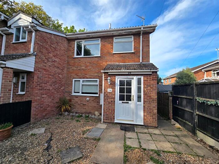 3 Bedroom Semi-Detached House For Sale In Spruce Avenue, Ormesby, NR29