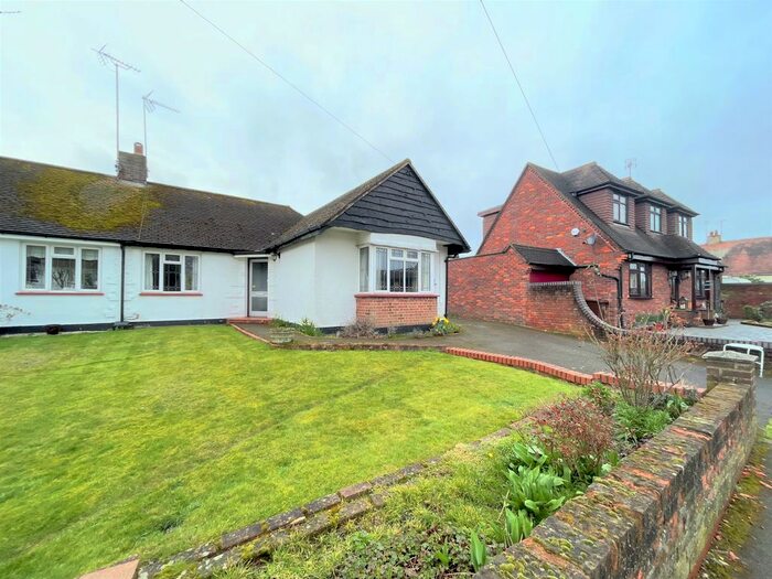 3 Bedroom Semi-Detached Bungalow To Rent In St. Davids Drive, Leigh-On-Sea, SS9