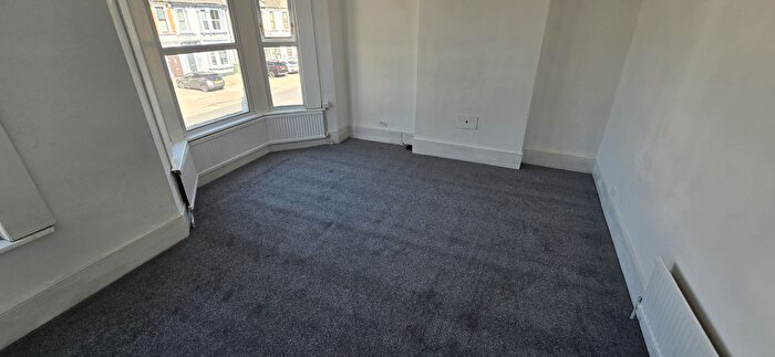 2 Bedroom Flat To Rent In Romford Road, London, E7