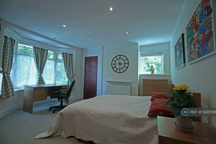 5 Bedroom Semi-Detached House To Rent In Burgess Road, Southampton, SO16